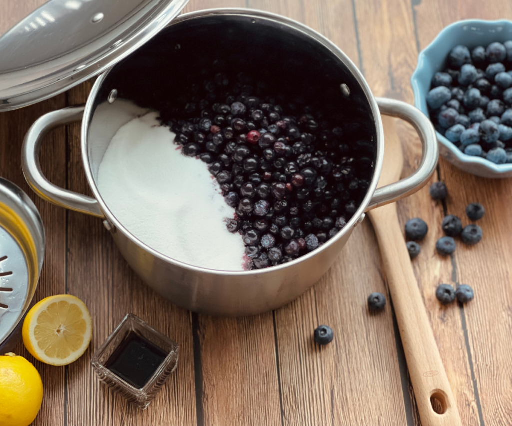 blueberries in pot