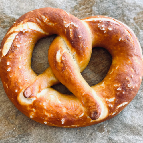 https://mirjamskitchenyodel.com soft pretzels close up