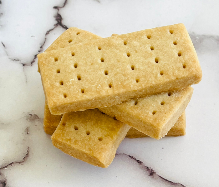 https://mirjamskitchenyodel.com blackberry fool shortbread cookies