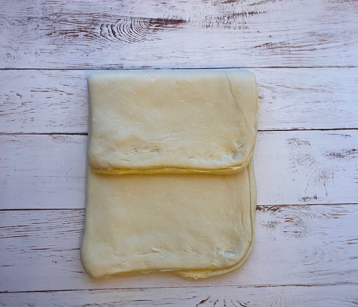 https://mirjamskitchenyodel.com strawberry cream cheese danish laminate dough