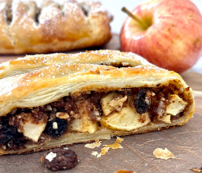 https://mirjamskitchenyodel.com apple strudel side view