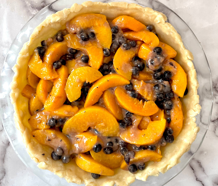 https://mirjamskitchenyodel.com blueberry peach pie filling