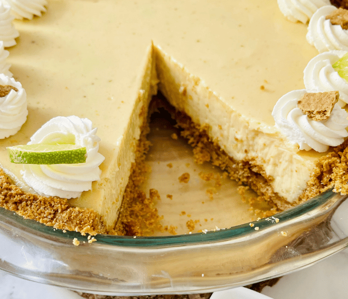 https://mirjamskitchenyodel.com key lime pie close up