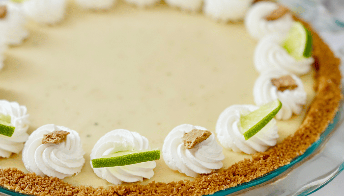 https://mirjamskitchenyodel.com key lime pie with heavy whipping cream rosettes