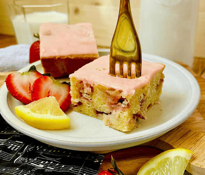 https://mirjamskitchenyodel.com/strawberry blondies/ with a fork stuck inside